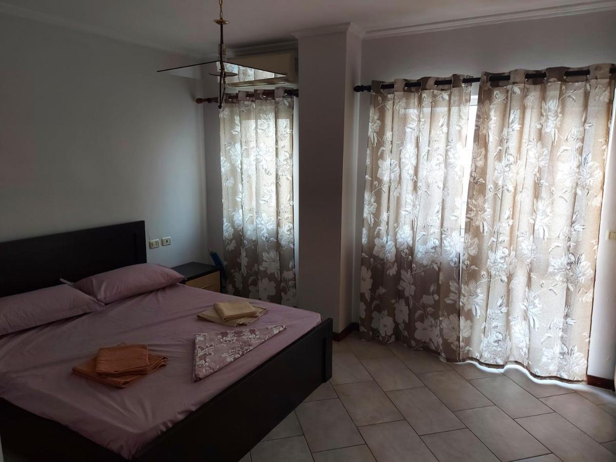 Manka' S Place Apartment Tirana Bagian luar foto