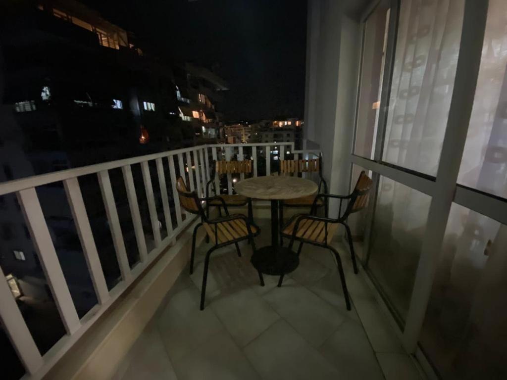 Manka' S Place Apartment Tirana Bagian luar foto