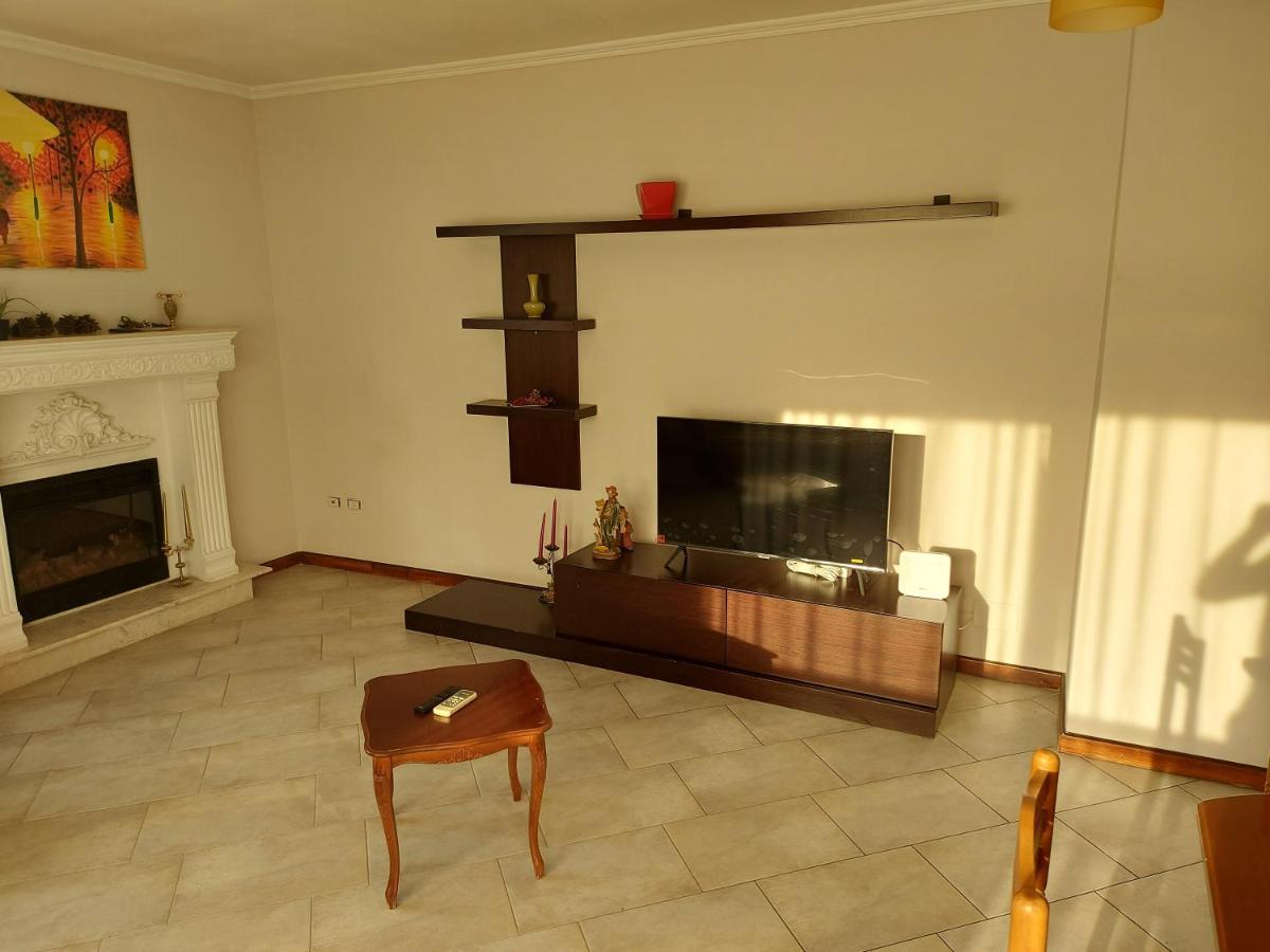 Manka' S Place Apartment Tirana Bagian luar foto