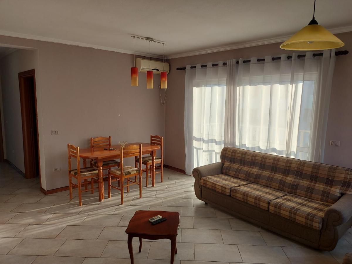 Manka' S Place Apartment Tirana Bagian luar foto
