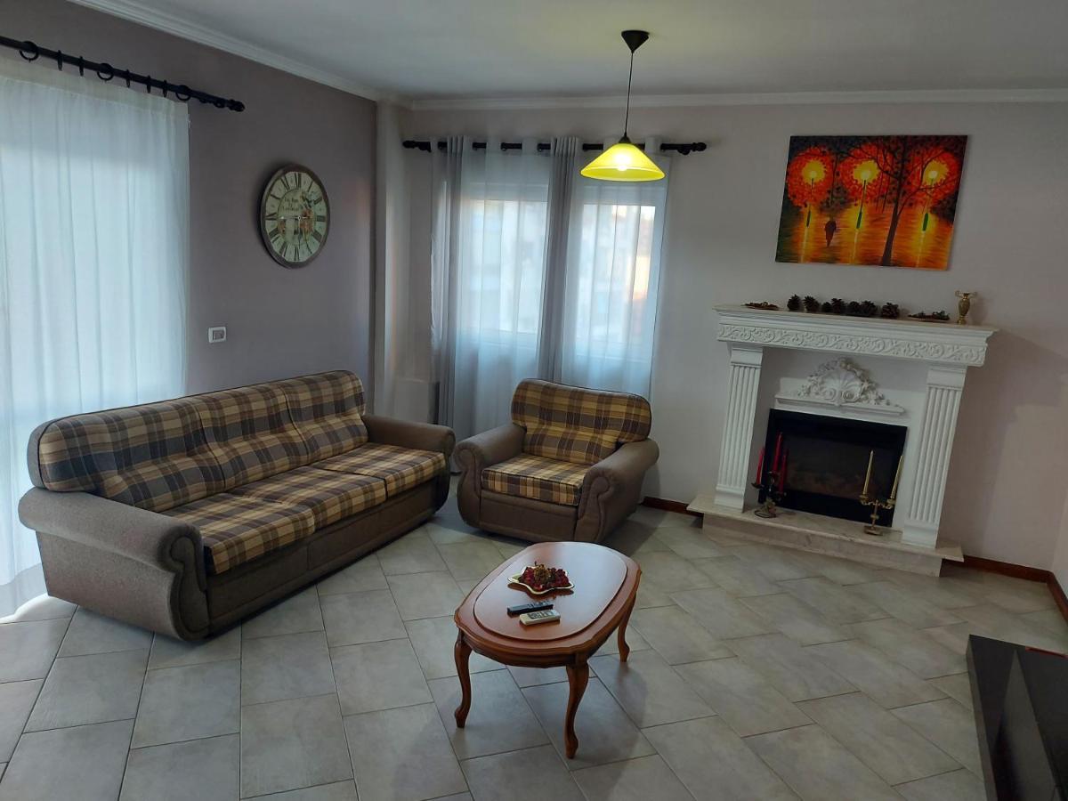 Manka' S Place Apartment Tirana Bagian luar foto