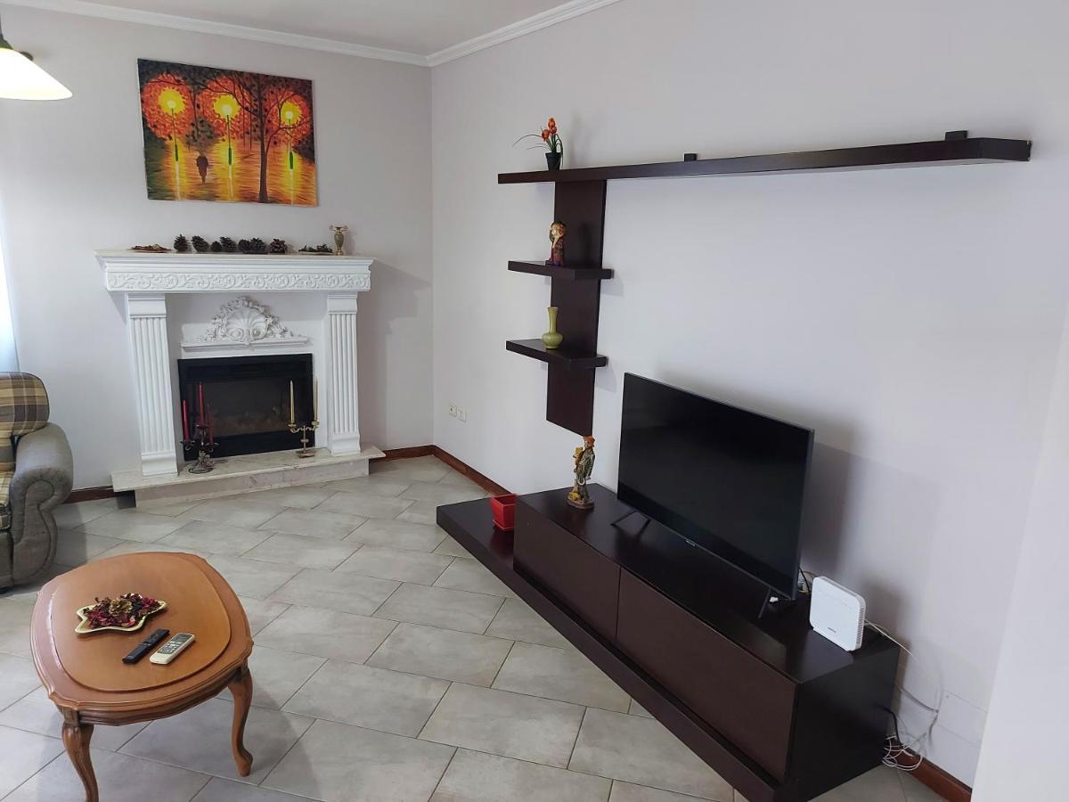 Manka' S Place Apartment Tirana Bagian luar foto