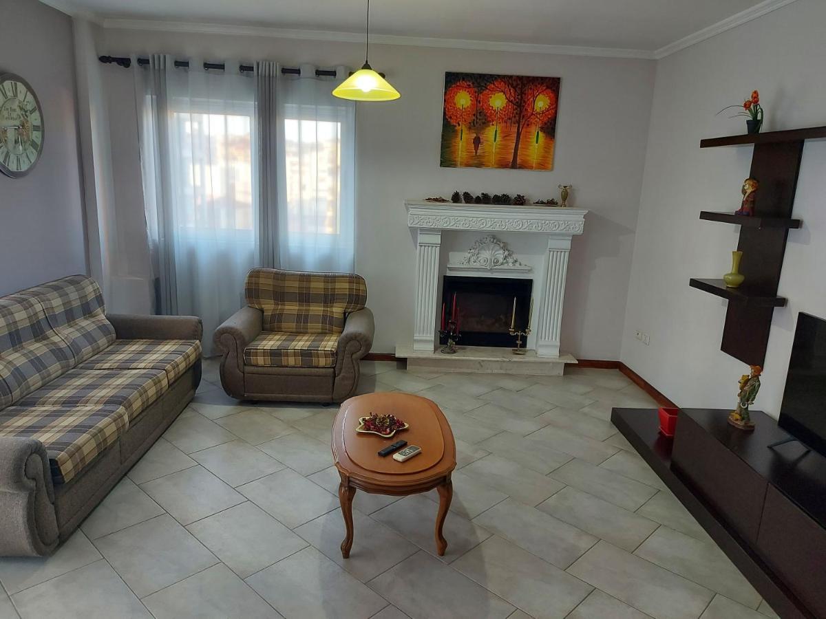 Manka' S Place Apartment Tirana Bagian luar foto