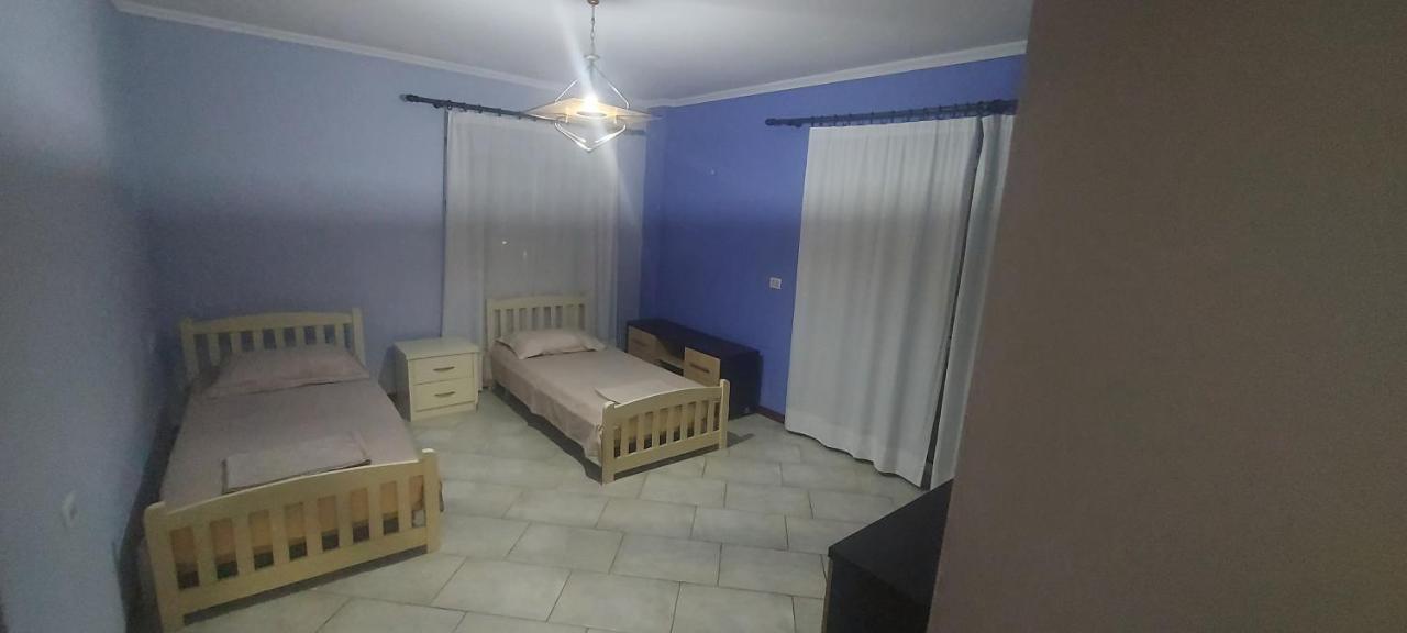 Manka' S Place Apartment Tirana Bagian luar foto